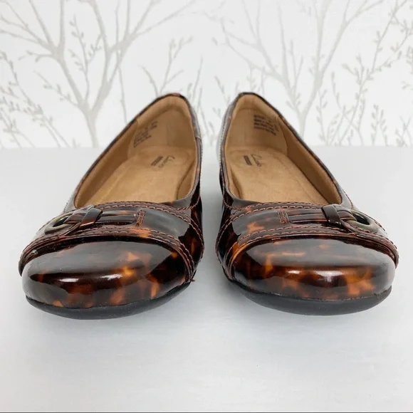 CLARKS Tortoise Shell Print Rounded Toe Loafers 6 - Picture 5 of 9